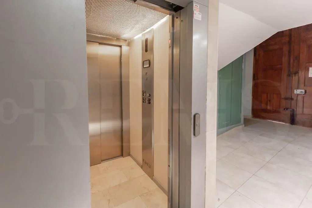 Penthouse With Private Rooftop - Center By Rems مالقة